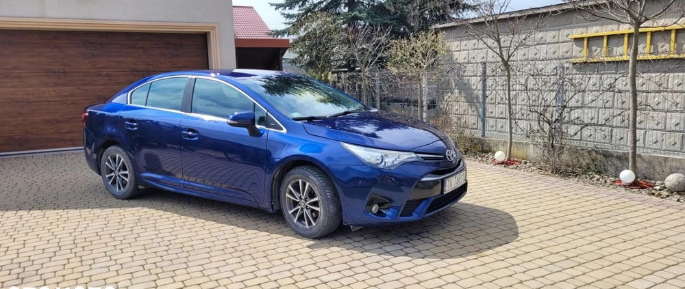 Toyota Avensis cena 52500 przebieg: 158600, rok produkcji 2017 z Kielce małe 106